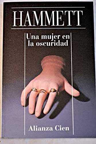 Una mujer en la oscuridad