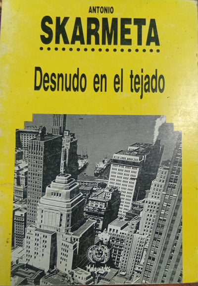 Desnudo en el tejado