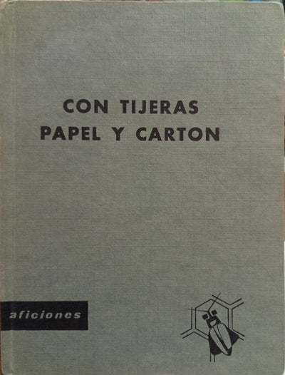 Con tijeras, papel y cartón