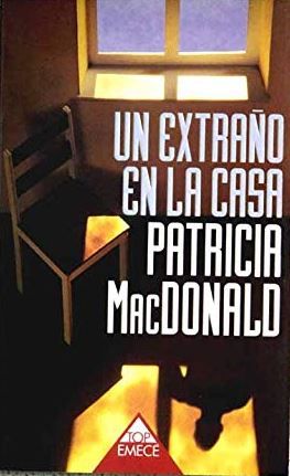 Un extraño en la casa