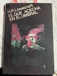El que acecha en el umbral
