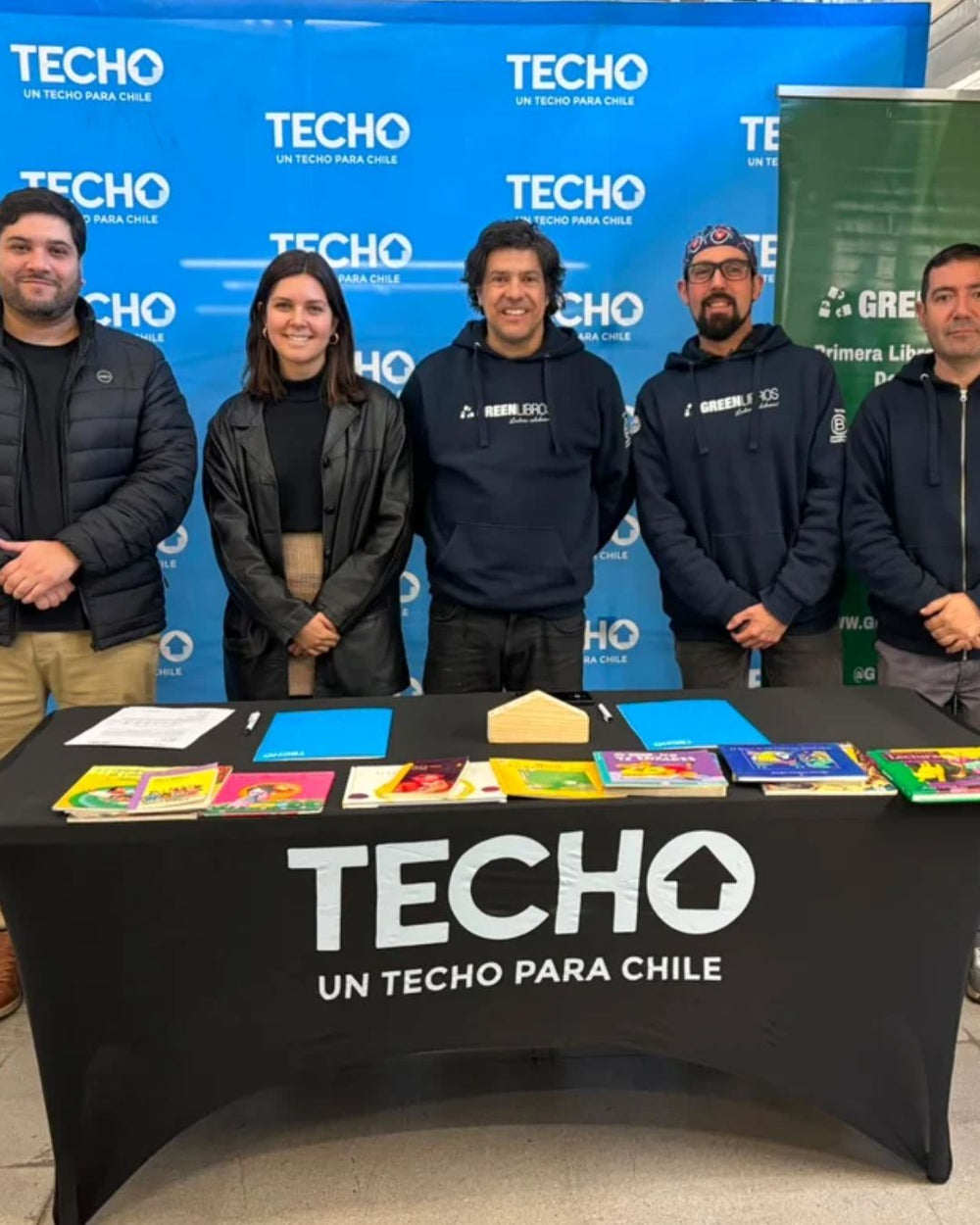 + 10 años caminando junto a @techochile
